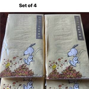 Set of 4 Graphique Snoopy and Woodstock Napkins/Guest Towels (16 per package)